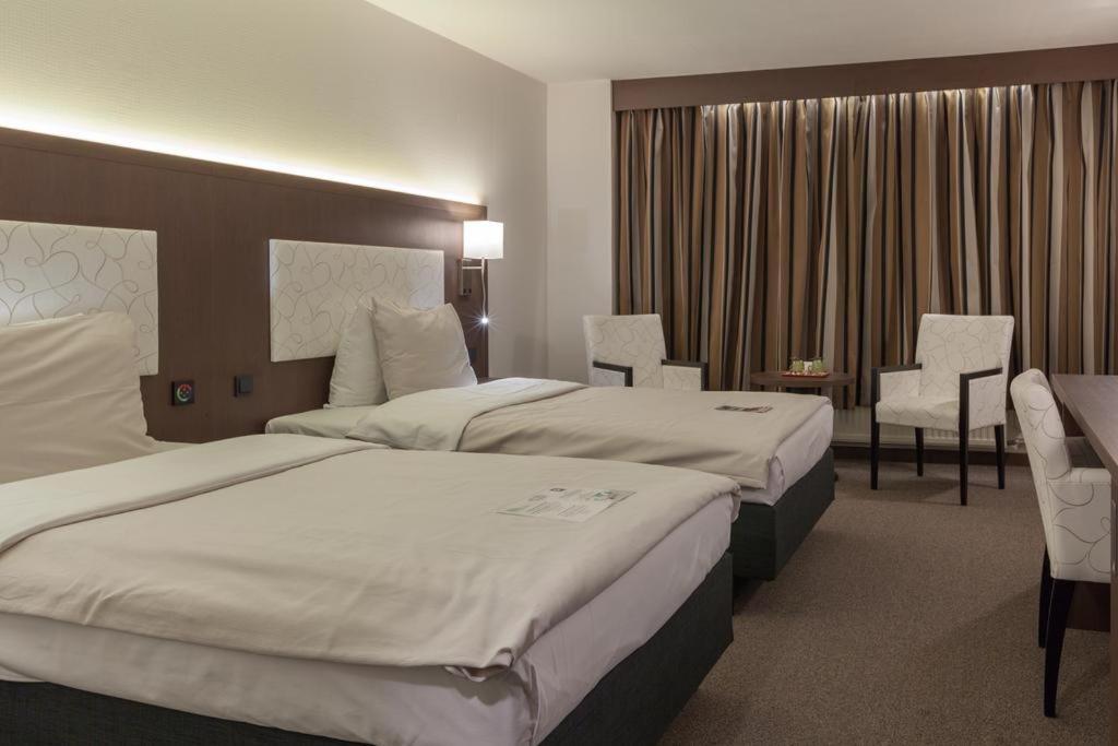 Hotel The Rosendale Roosendaal Esterno foto