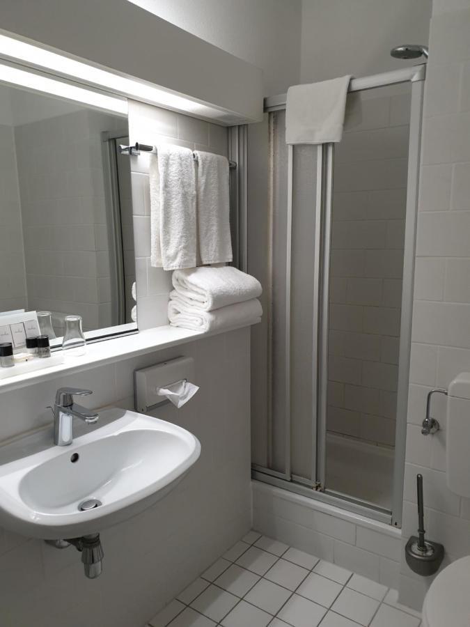 Hotel The Rosendale Roosendaal Esterno foto