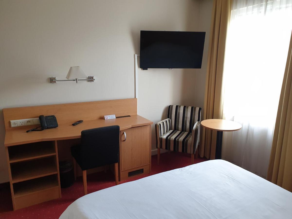 Hotel The Rosendale Roosendaal Esterno foto